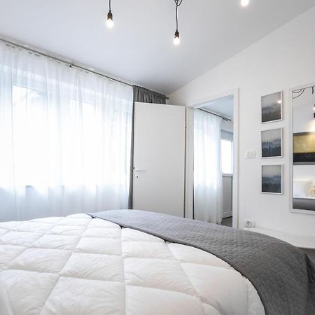 Apartment Denis Ровінь Екстер'єр фото