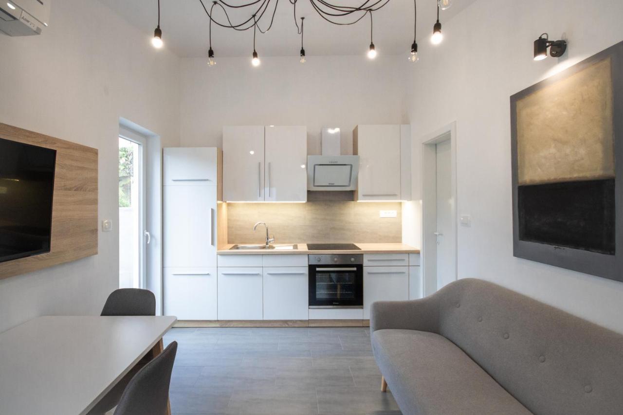 Apartment Denis Ровінь Екстер'єр фото