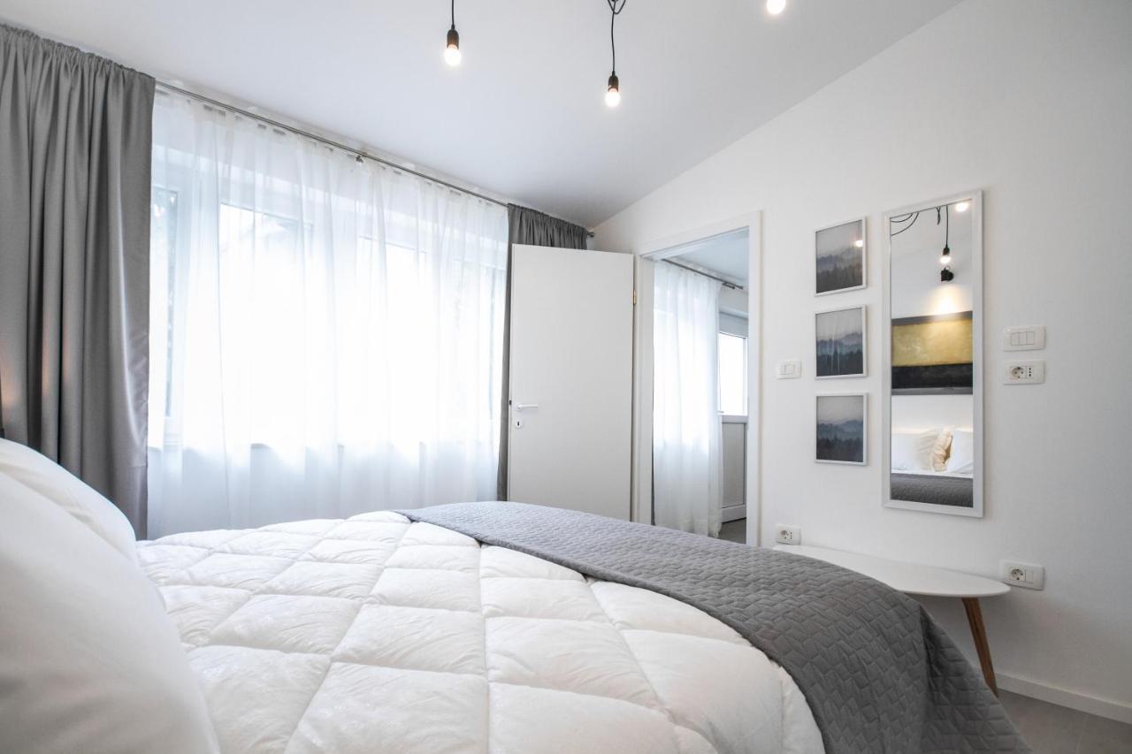 Apartment Denis Ровінь Екстер'єр фото