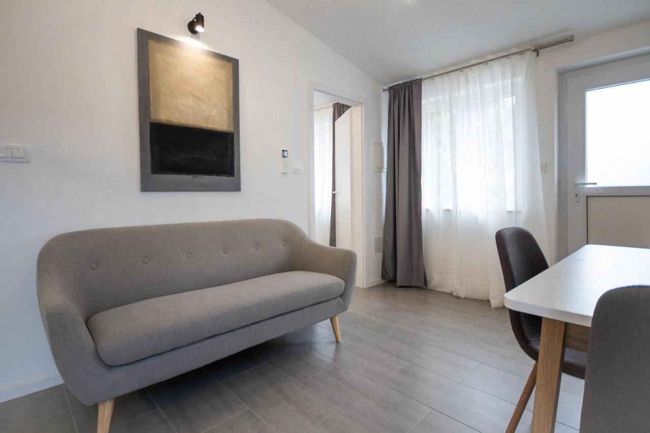 Apartment Denis Ровінь Екстер'єр фото